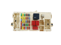 Škatla z varovalkami Alfa Romeo 60686059 50506205 NPL