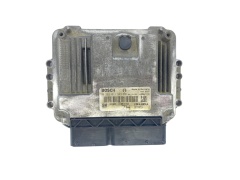 Kontrolna Enota Opel 0281011943 55556829 8973785711 Bosch GM Isuzu 62664