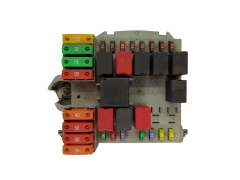 Škatla z varovalkami Fiat 51775688 0051775688057657 20802