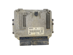Kontrolna Enota Opel 0281011943 55556829 8973785712 Bosch GM Isuzu 59695