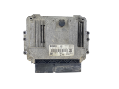 Kontrolna Enota Opel 0281011943 55556829 8973785712 Bosch GM Isuzu 59646