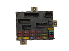 Škatla z varovalkami Fiat 7755601 C110 20817