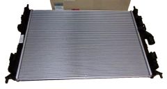 Hladilnik Motorja Original 214108600R Dacia Hladilnik Motorja Original 214108600R Dacia