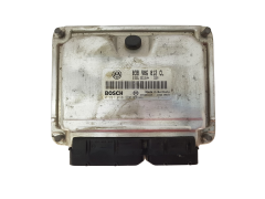 Kontrolna Enota 038906012CL 0281010380 Skoda VW Bosch 3145
