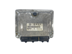 Kontrolna Enota Motorja ECU 038906018GN 0281010182 Skoda Bosch 62963