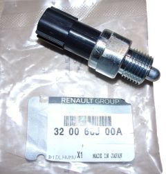 Senzor Vzvratne Prestave Nov Original 320066J00A Renault