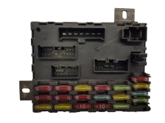Škatla z varovalkami Alfa Romeo 46447809