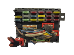 Škatla z varovalkami Alfa Romeo 60679160 20170