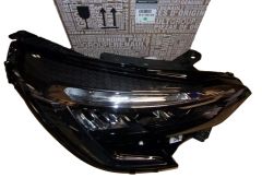 Žaromet Desni Nov Original 260100902R Renault Clio 5