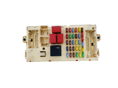 Škatla z varovalkami Alfa Romeo 50510079