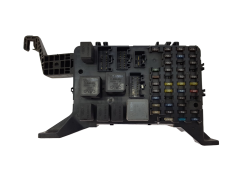 Škatla z varovalkami Ford 1S7T-14A073-AE 19850