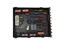 Škatla z varovalkami 3C0937125 6359-2777 VW SEAT Audi 19501