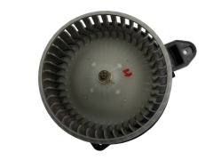 Motor Ventilatorja Grelca Audi A6 C5 4B1820021B 0130111202 Bosch