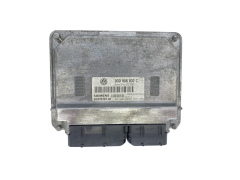 Kontrolna Enota 03D906032C 5WP40124 03 VW Siemens 62778