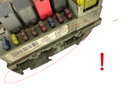 Škatla z varovalkami 51724394 0051724394057657 Alfa Romeo Delphi 58145