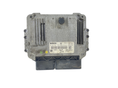 Kontrolna Enota Opel 0281011943 55556829 8973785711 Bosch GM Isuzu 59634