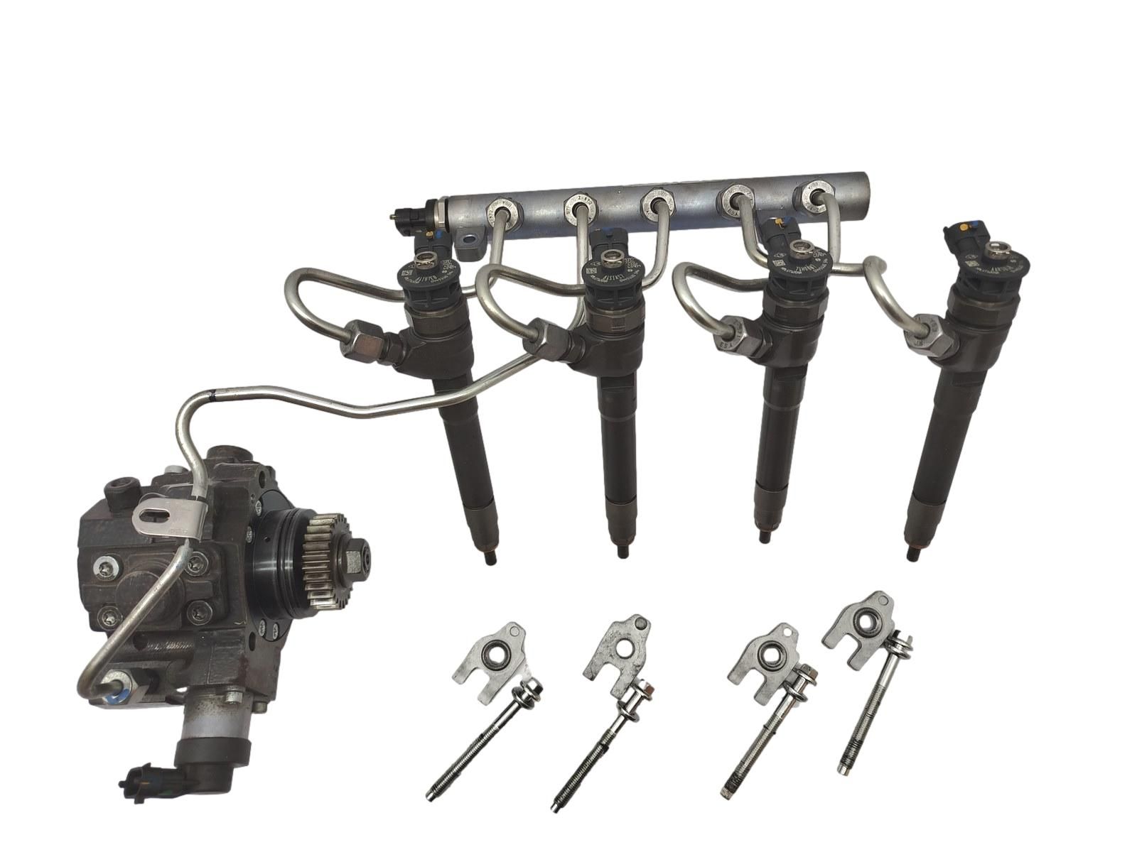 Črpalka za gorivo in injektorji 167008960R 0445010404 0445110546 1.6dCi Renault main product photo