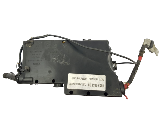 Škatla z varovalkami Volvo 8688040 19526 main product photo