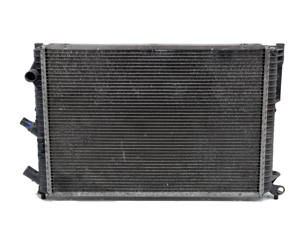 Hladilnik Wody Renault Laguna 7700821916 Behr main product photo
